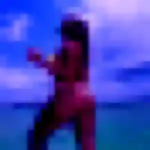 Karima, 25 ans, en ligne à Artigues-près-Bordeaux pour une rencontre coquine