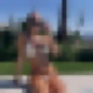 Nadia, femme de 19 ans propose rencontre adulte à Bourg-la-Reine