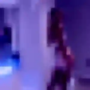 Laure, 27 ans, disponible à Francheville pour un rencontre adulte