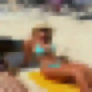 Kenza, 25 ans, en ligne à Grans pour un rencontre adulte