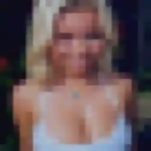 Contacte Jihane, 20 ans à Hennebont gratuitement