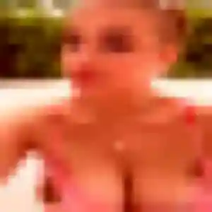 Lola, 22 ans, connectée à Juvisy-sur-Orge pour une rencontre coquine