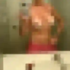 Belle Sabine, 27 ans à La Crau - voir sa photo