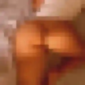 Contacte Anne-Marie, 20 ans à Ludon-Médoc en privé