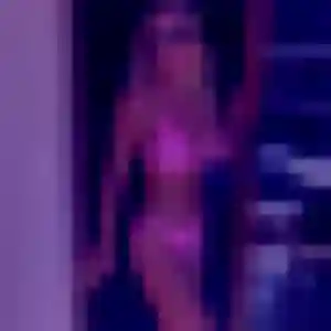 Nina, 24 ans, connectée à Marennes-Hiers-Brouage pour un rencontre adulte