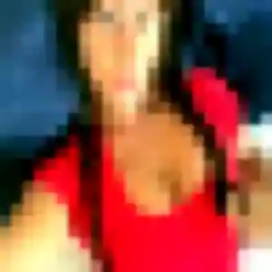 Jihane, 19 ans, en ligne à Noves pour un rencontre adulte