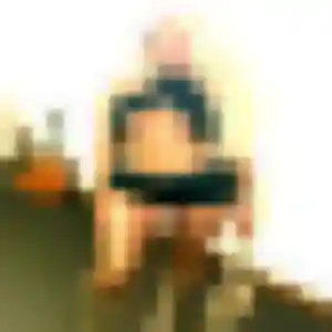 Flore, femme de 21 ans cherche rencontre adulte à Noyant-Villages