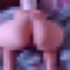 Flore, 24 ans, disponible à Plaisir pour une rencontre coquine