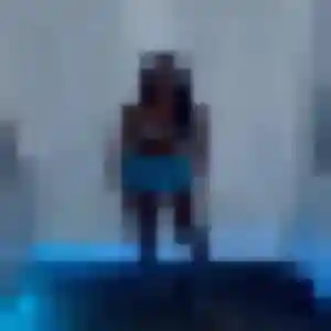 Adelaide (36 ans) à Pont-l'Abbé propose un rencontre adulte maintenant