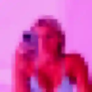 Albane, 22 ans, connectée à Rosny-sous-Bois pour un rencontre adulte