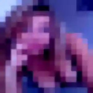 Rebecca, 26 ans, en ligne à Saint-Rémy-de-Provence pour un rencontre adulte