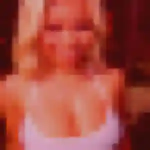 Rebecca, femme de 35 ans propose rencontre adulte à Santes