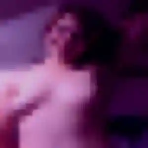 Rejoins Vicky, 30 ans à Six-Fours-les-Plages gratuitement
